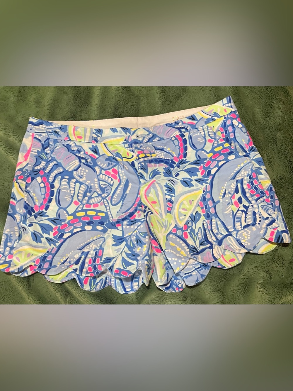 Lilly Pulitzer Blue Multicolor Scalloped Hem Shorts